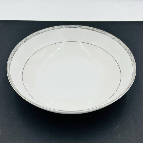 Mikasa 8258 Barclay Round 9" Serving Bowl Fine China White Platinum Trim Vintage - Picture 1 of 7